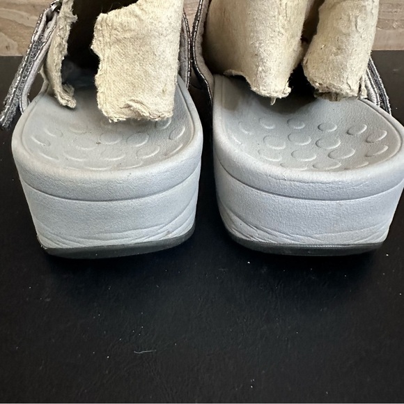 Vionic Ellie Metallic Pewter Snake Slip In Sandals Ladies Size 8 Arch Support - Picture 3 of 10